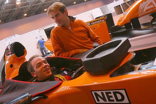 Robert Doornbos past stoeltje